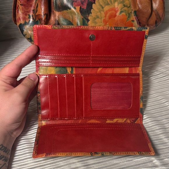 Mira Flores - Calfskin Leather Bag and Wallet Set - Picture 2 of 13